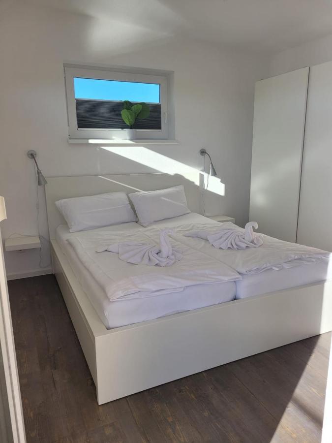 فندق 4 Sterne Dtv Floating House كروزلين المظهر الخارجي الصورة